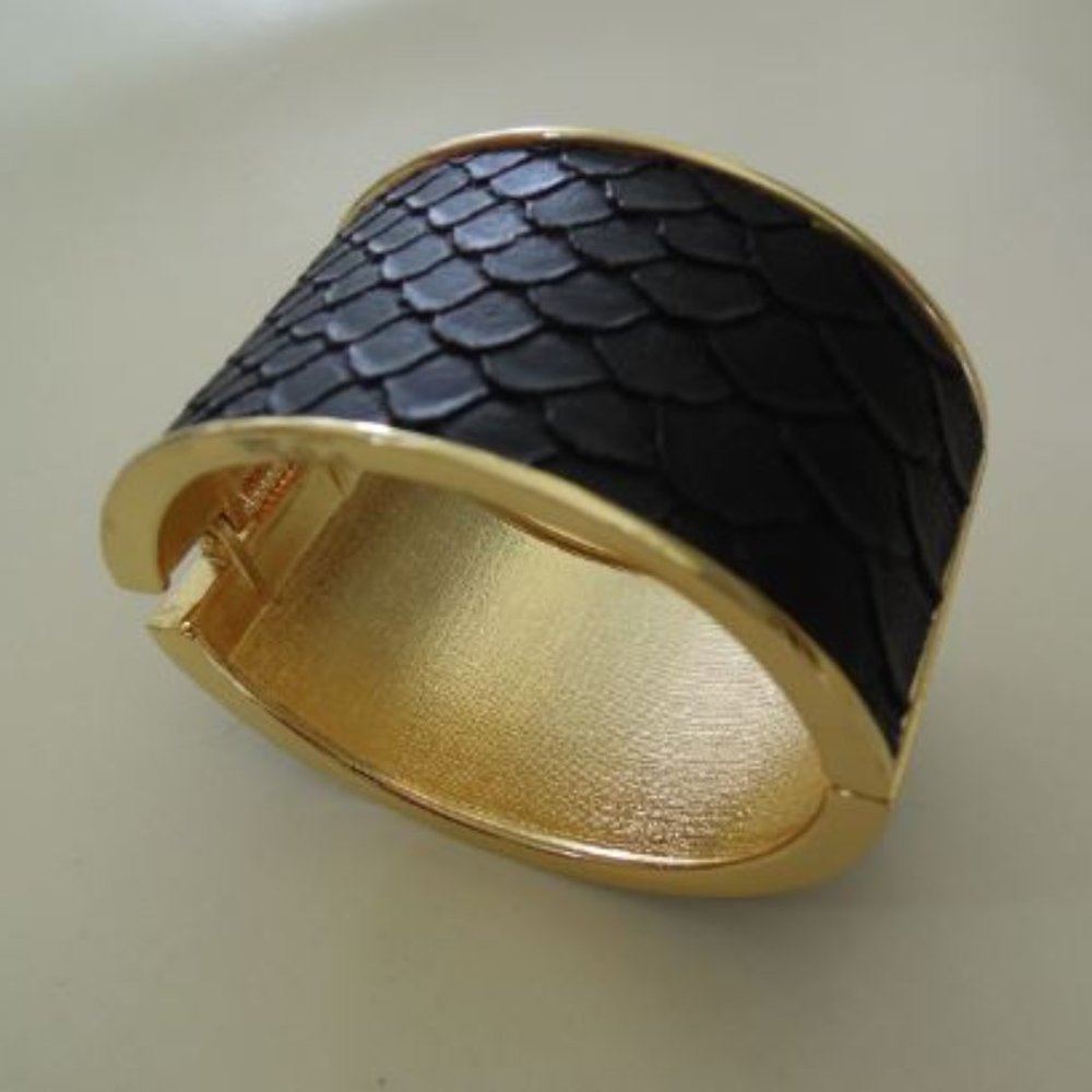 & Black leather and gold cuff bracelet
